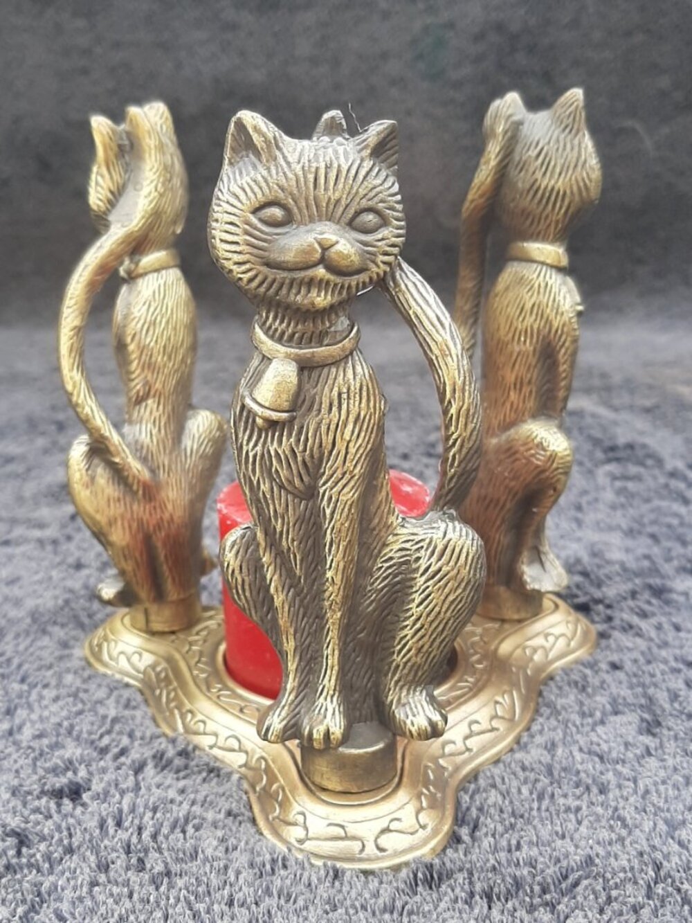 India Brass Candle Holder Three Cat Figures Triangle 4" x 4" x 4"